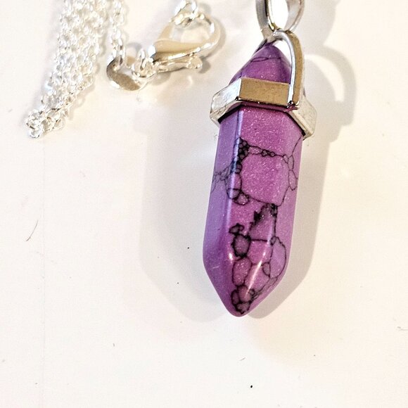 Purple Howlite Quartz Bullet Point Pendant Necklace on 24' Silver Chain - Picture 1 of 2